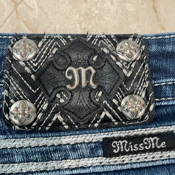 Miss Me signature Bermuda jeans shorts - Picture 6 of 11